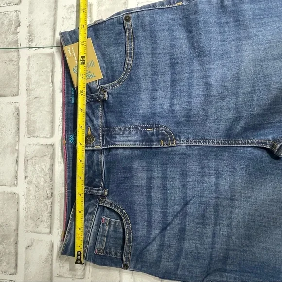 There Abouts Women’s Jeans high rise mini mom jeans. Size 14R. New with tags. - Picture 9 of 14